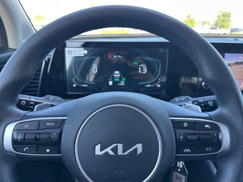 Certified 2025 Kia Sportage LX FWD image 17