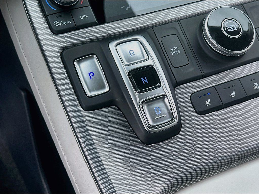 Used 2025 Hyundai Palisade Calligraphy FWD image 17
