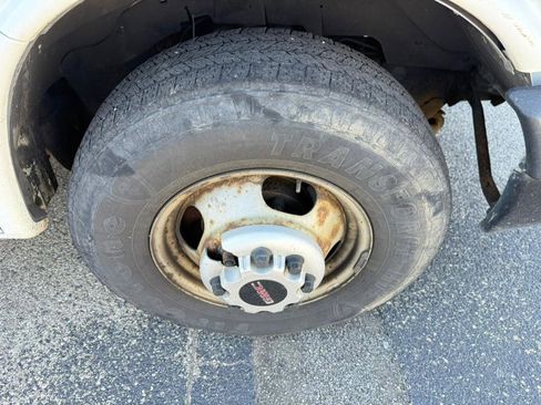 Used 2009 GMC Savana 3500 image 24