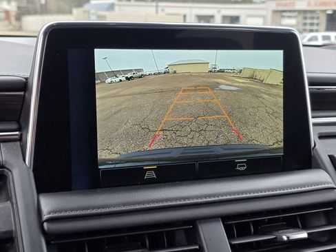 Used 2023 Chevrolet Suburban LT image 11