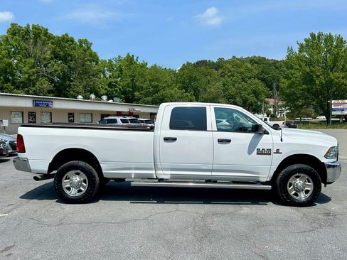 Used 2015 RAM 2500 Tradesman w/ Chrome Appearance Group image 9