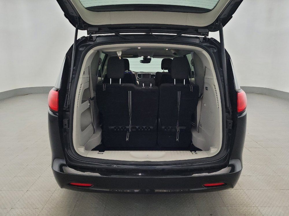 Used 2023 Chrysler Voyager LX FWD image 29