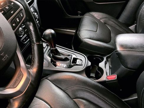 Used 2021 Jeep Cherokee Limited w/ Elite Package image 16