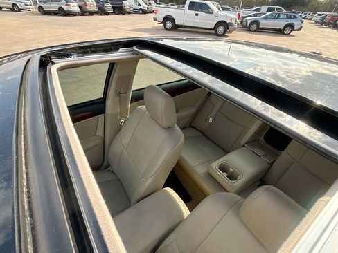 Used 2011 Toyota Avalon Limited image 22