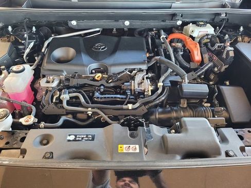 Certified 2021 Toyota RAV4 XLE Premium AWD/4WD image 34
