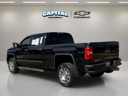 Used 2018 GMC Sierra 2500 Denali w/ Duramax Plus Package image 3