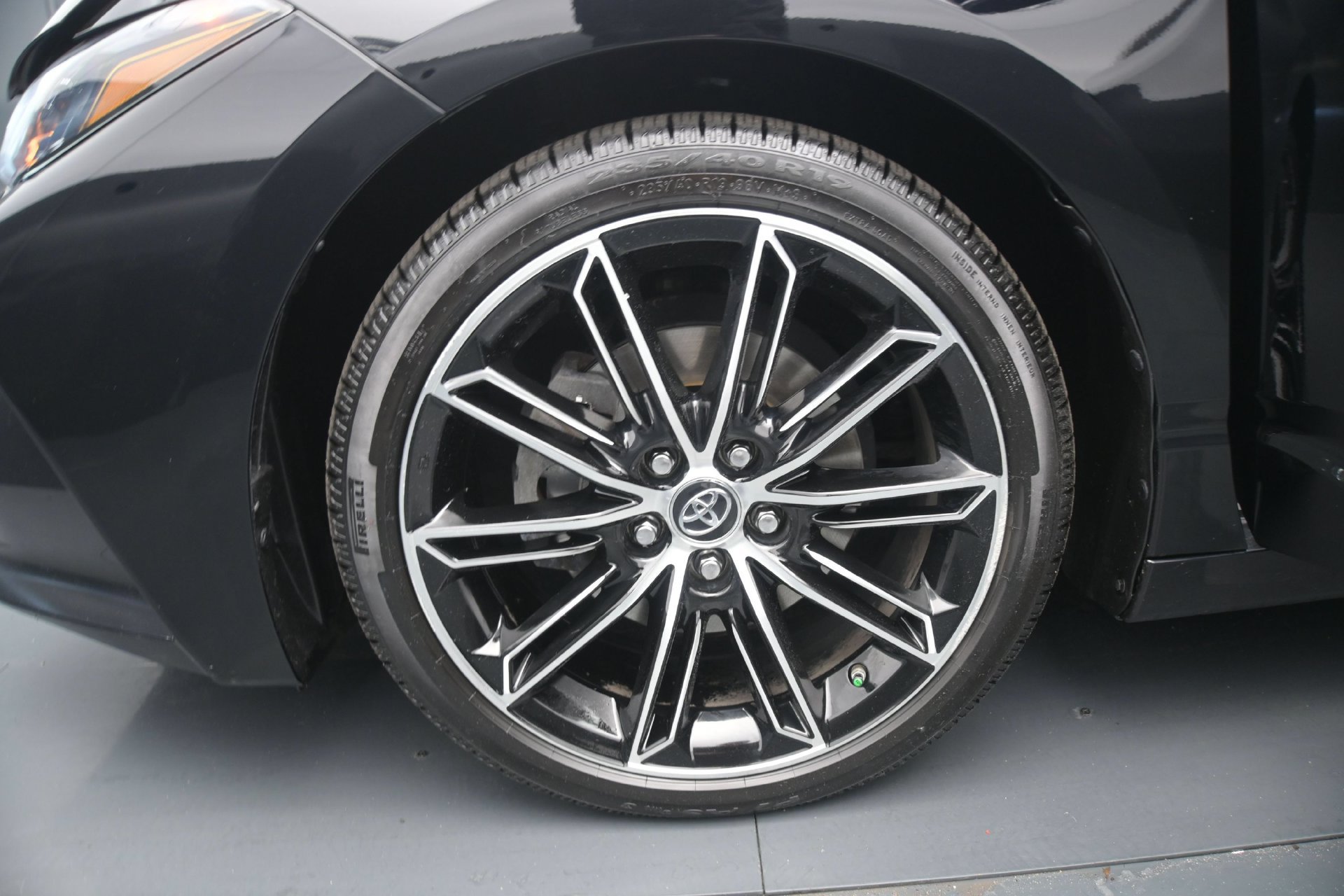 Used 2019 Toyota Avalon XSE FWD image 25