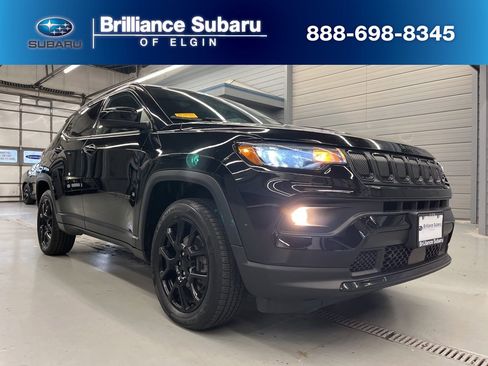 Used 2022 Jeep Compass Latitude image 1