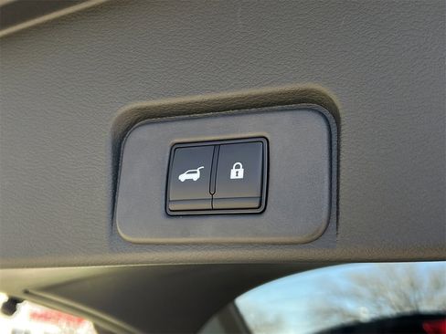 Certified 2025 Nissan Rogue Platinum w/ Tech Package image 30