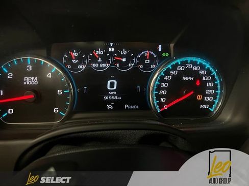 Used 2019 Chevrolet Suburban Premier AWD/4WD image 17