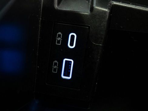 Used 2024 Toyota Sienna XLE image 31