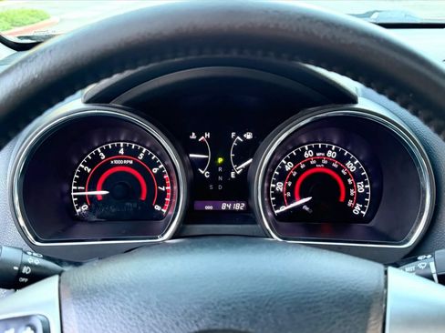 Used 2013 Toyota Highlander SE FWD image 21