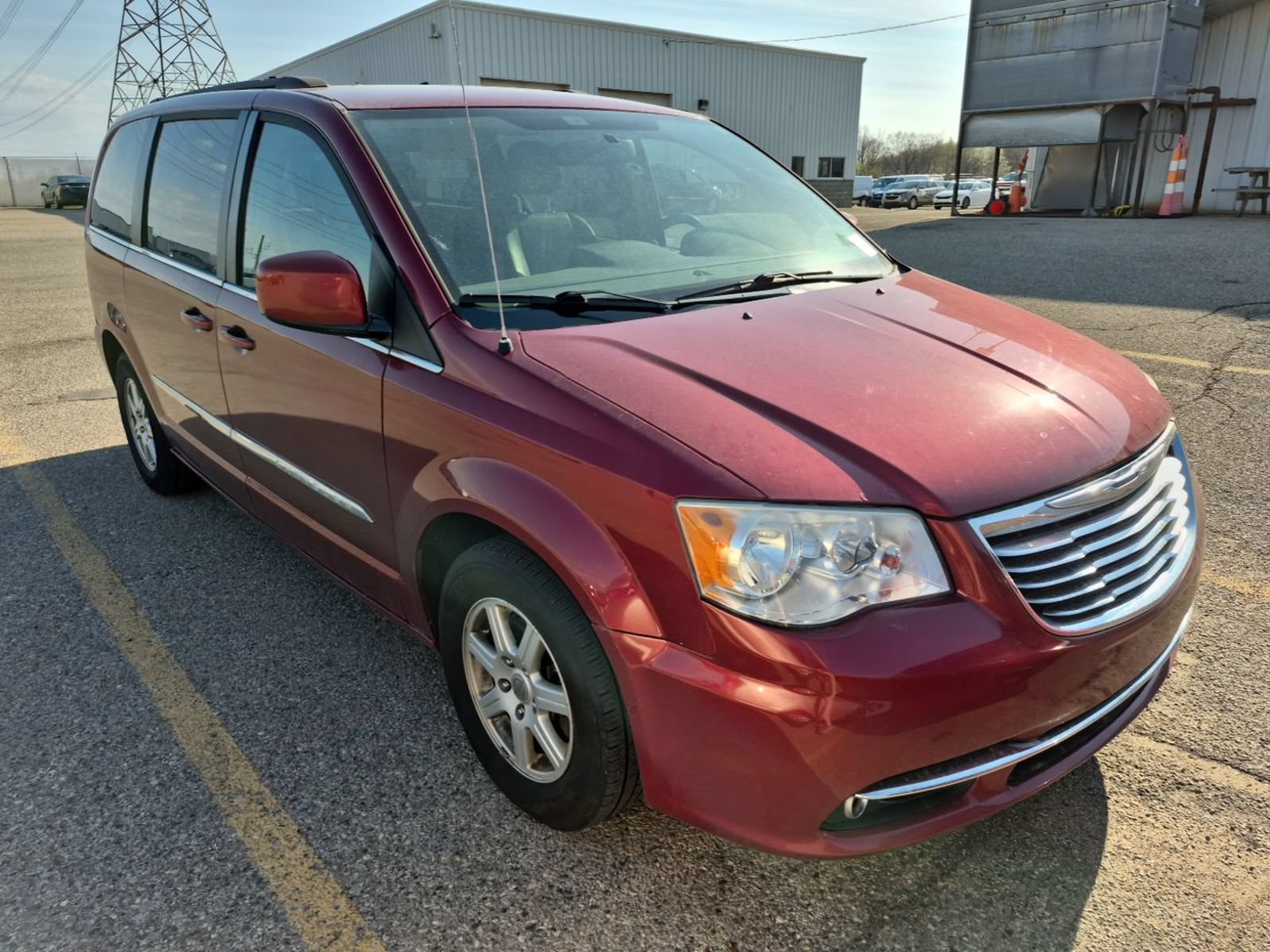 Used 2012 Chrysler Town & Country Touring w/ Entertainment Group #1 FWD image 2