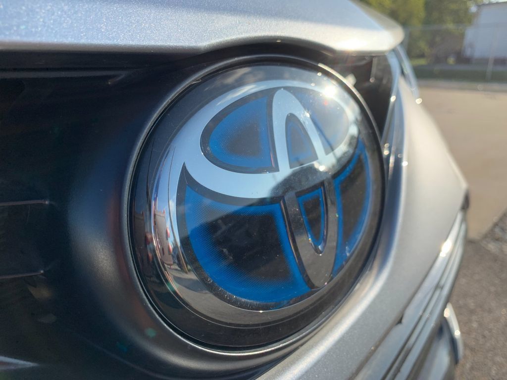 Used 2024 Toyota Camry LE FWD image 38