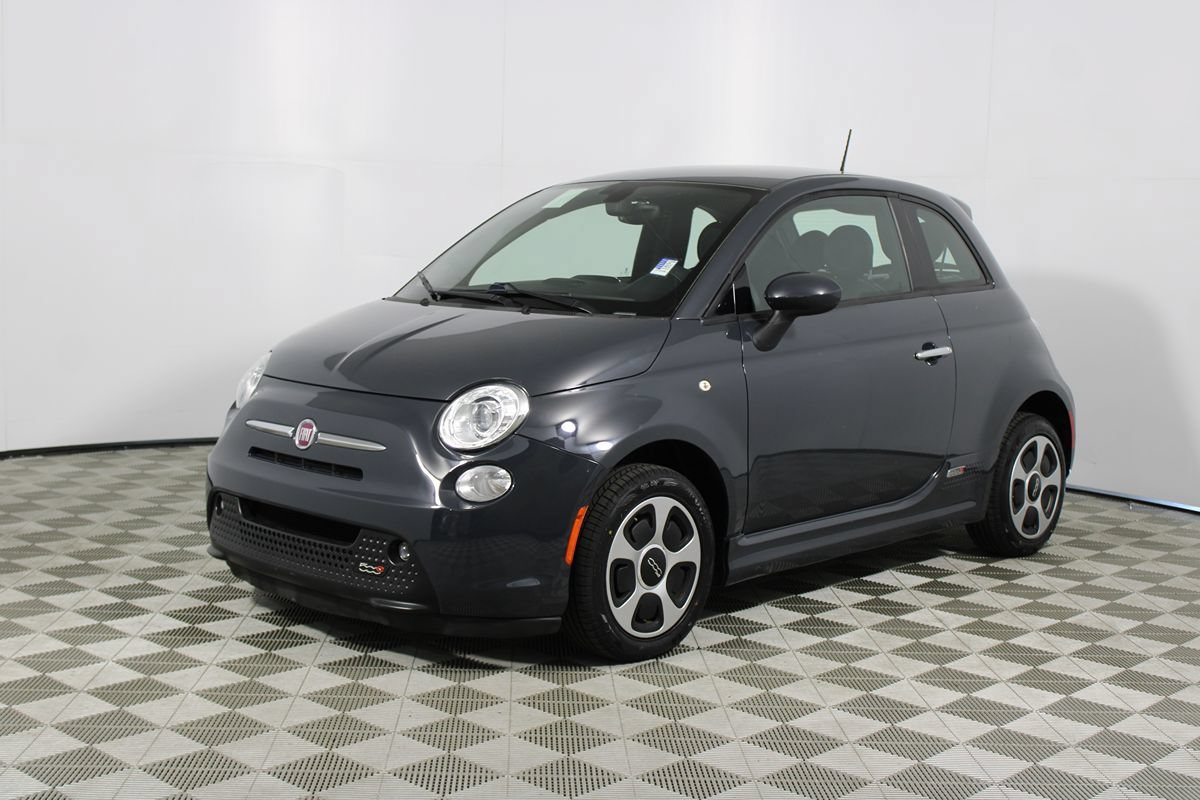 Used 2018 FIAT 500 e FWD image 3