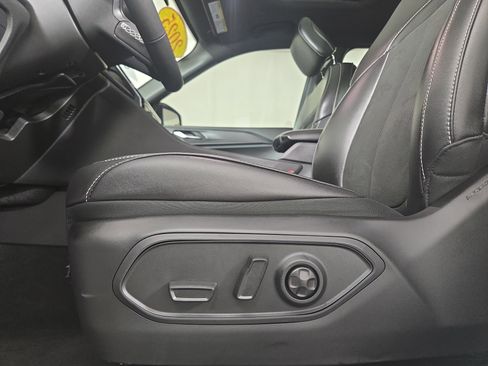 Certified 2025 Jeep Grand Cherokee Altitude image 32