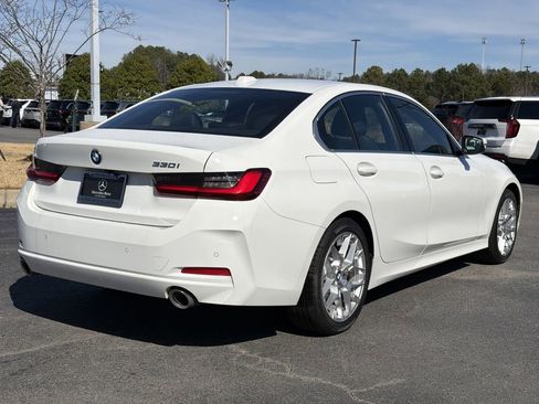 Used 2025 BMW 330i Sedan image 3
