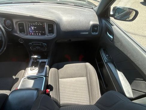 Used 2023 Dodge Charger SXT RWD image 9