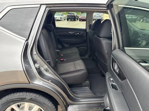 Used 2019 Nissan Rogue S w/ Special Edition Package FWD image 21