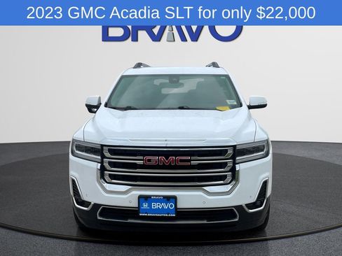 Used 2023 GMC Acadia SLT FWD image 2