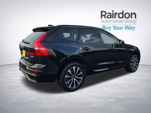 Used 2025 Volvo XC60 B5 Plus image 9