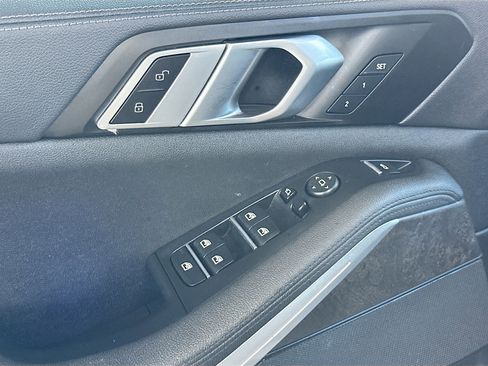 Used 2022 BMW X5 xDrive40i w/ Climate Comfort Package image 18