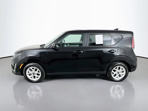 Used 2025 Kia Soul LX FWD image 5