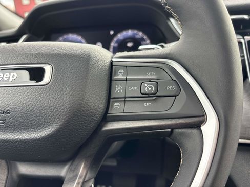 Used 2024 Jeep Grand Cherokee L Limited image 20