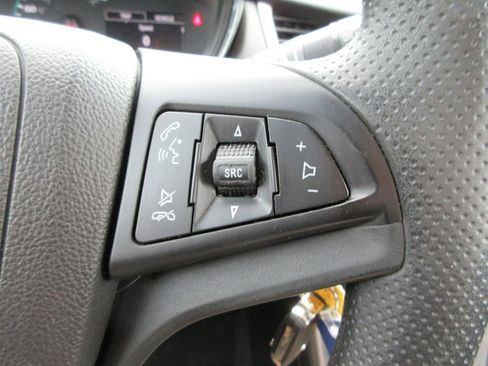 Used 2018 Chevrolet Trax LS FWD image 23