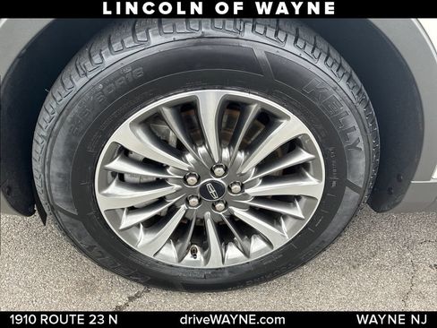 Certified 2022 Lincoln Nautilus AWD w/ Premium Package image 26