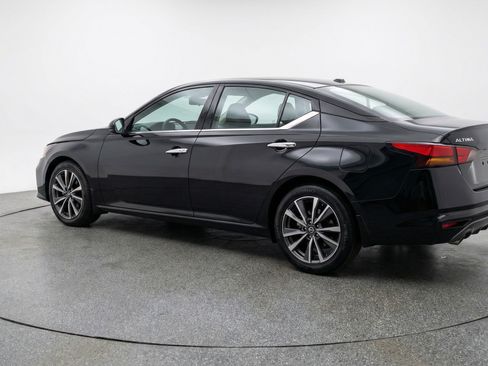 Used 2025 Nissan Altima 2.5 SV image 6