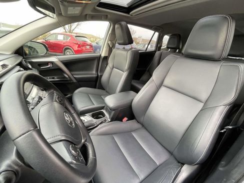Used 2017 Toyota RAV4 Limited image 27