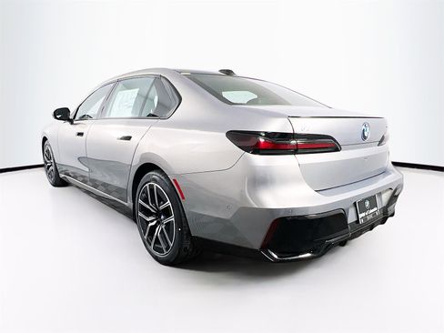 New 2025 BMW i7 xDrive60 image 5