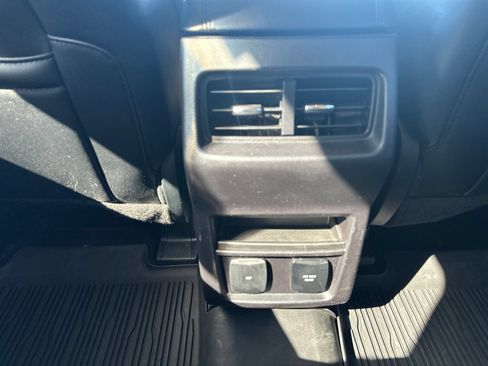 Used 2018 Ford Edge SEL w/ Equipment Group 201A AWD/4WD image 19