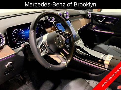 Used 2025 Mercedes-Benz GLC 300 4MATIC image 18
