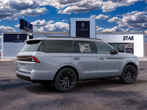 New 2027 Lincoln Navigator Reserve w/ Jet Appearance Package AWD/4WD image 6