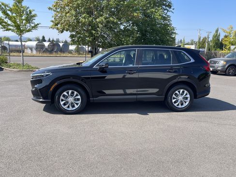 Used 2023 Honda CR-V LX image 2