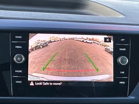 Used 2024 Volkswagen Taos SE w/ Panoramic Sunroof Package image 16