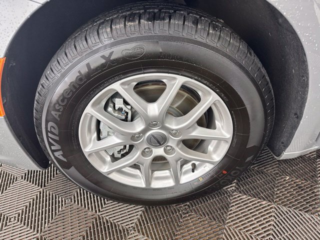 Used 2025 Chrysler Pacifica Select FWD image 33