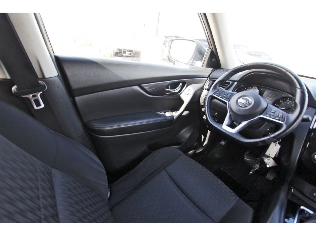 Used 2020 Nissan Rogue S w/ Special Edition Package FWD image 8