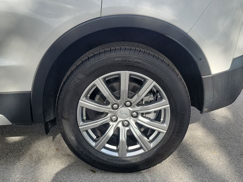 Used 2020 Cadillac XT4 Premium Luxury w/ Enhanced Visibility Package image 10