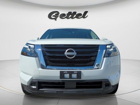 Certified 2025 Nissan Pathfinder SV image 16