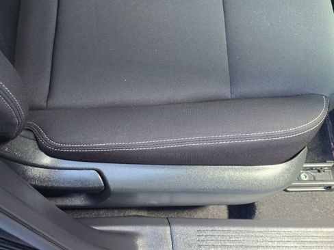Used 2023 Nissan Rogue S AWD/4WD image 18
