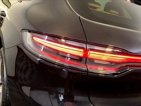 Used 2025 Porsche Macan image 30