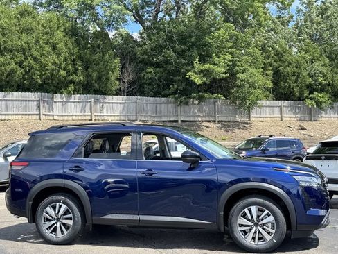 New 2026 Nissan Pathfinder SL AWD/4WD image 6