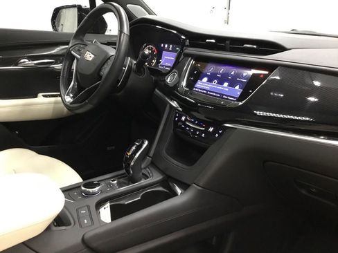 Used 2023 Cadillac XT6 Sport w/ Technology Package AWD/4WD image 30