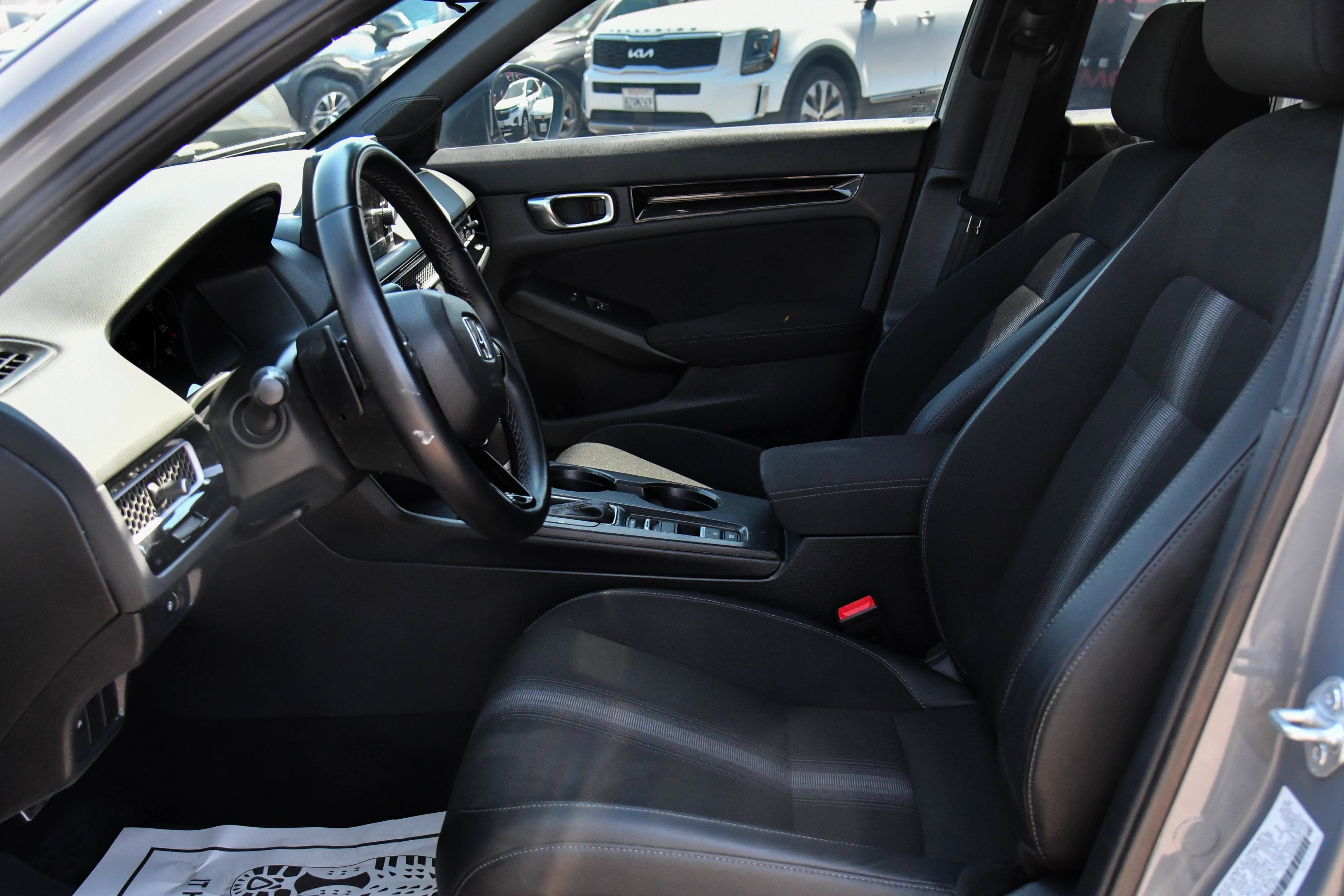 Used 2025 Honda Civic Sport image 16