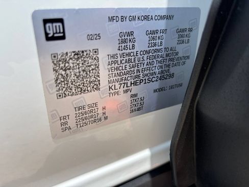 Used 2025 Chevrolet Trax LT FWD image 28