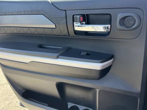 Used 2018 Toyota Tundra Platinum AWD/4WD image 36