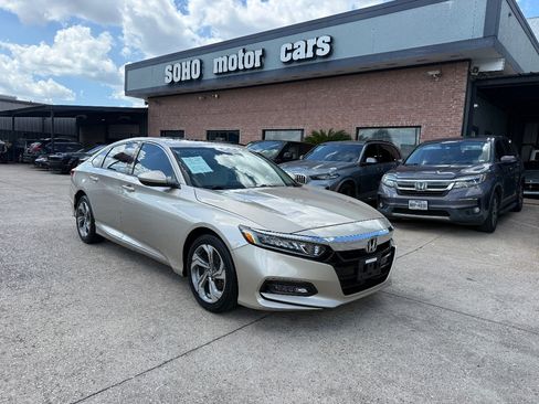 Used 2018 Honda Accord EX image 3